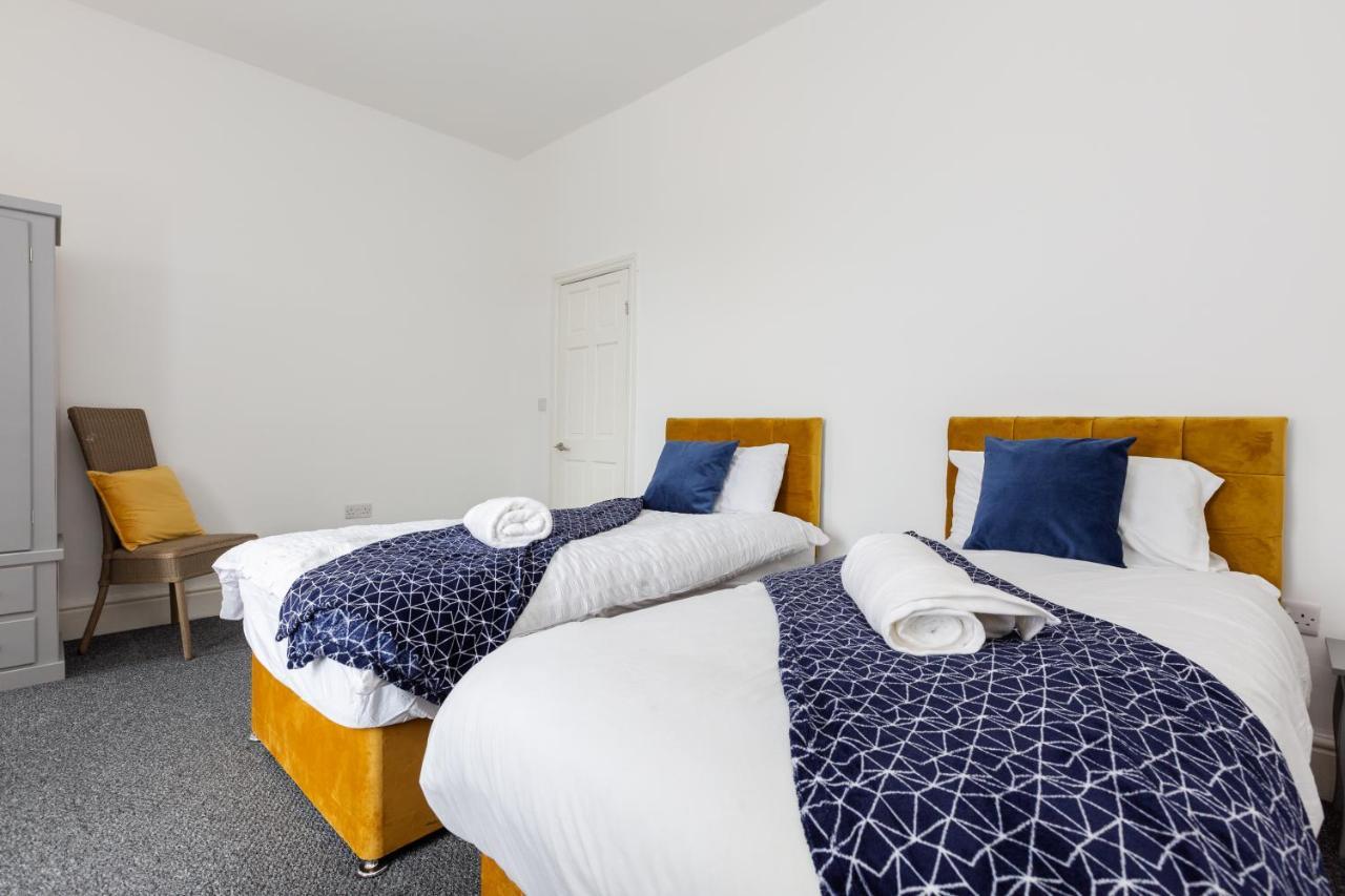 Clayton House - Spacious Home Near Etihad Stadium Manchester Bagian luar foto