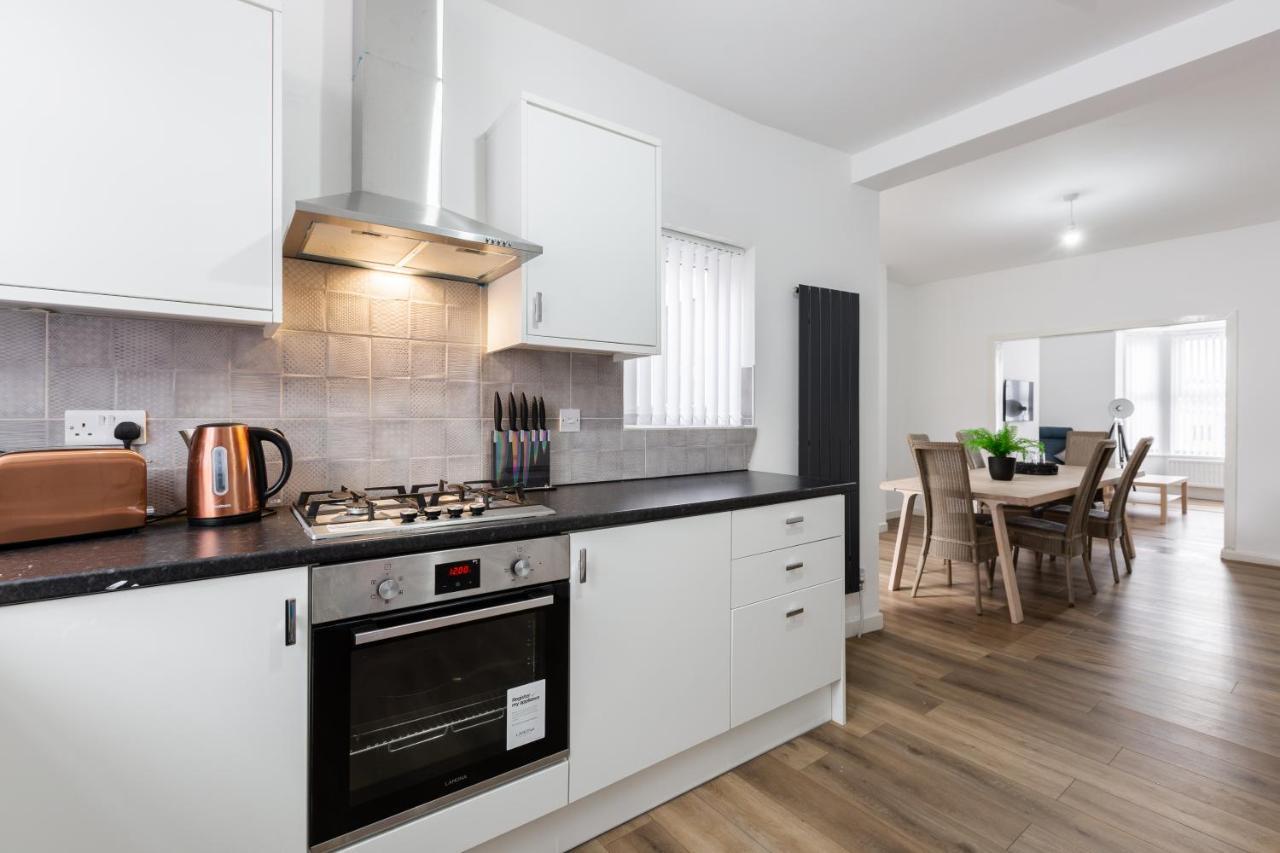 Clayton House - Spacious Home Near Etihad Stadium Manchester Bagian luar foto