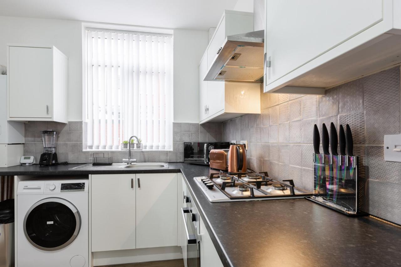 Clayton House - Spacious Home Near Etihad Stadium Manchester Bagian luar foto